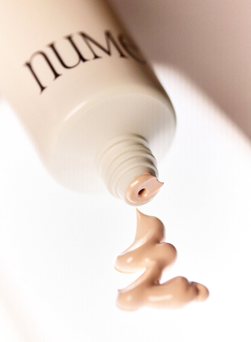 Super Natural Slip Suncream (50ml)